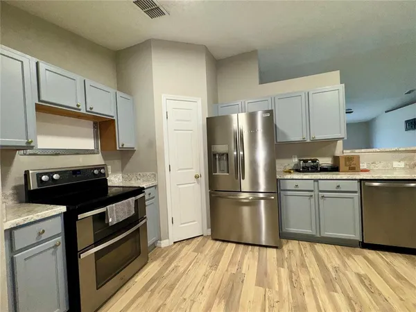 $2,200 | 12626 Lake Vista Drive, Gibsonton, FL 33534