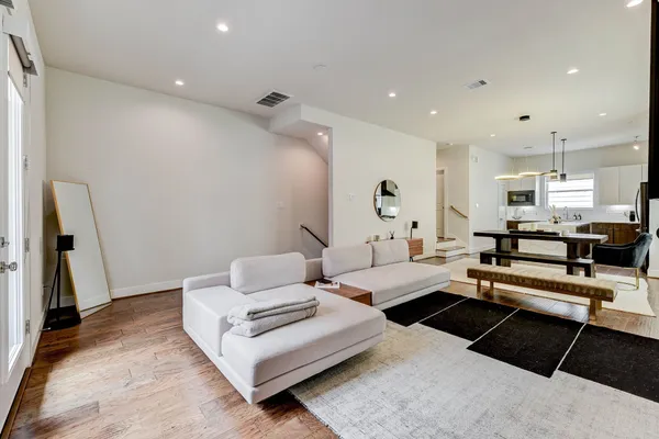 $3,200 | 5857 Dolores Street, Houston, TX 77057