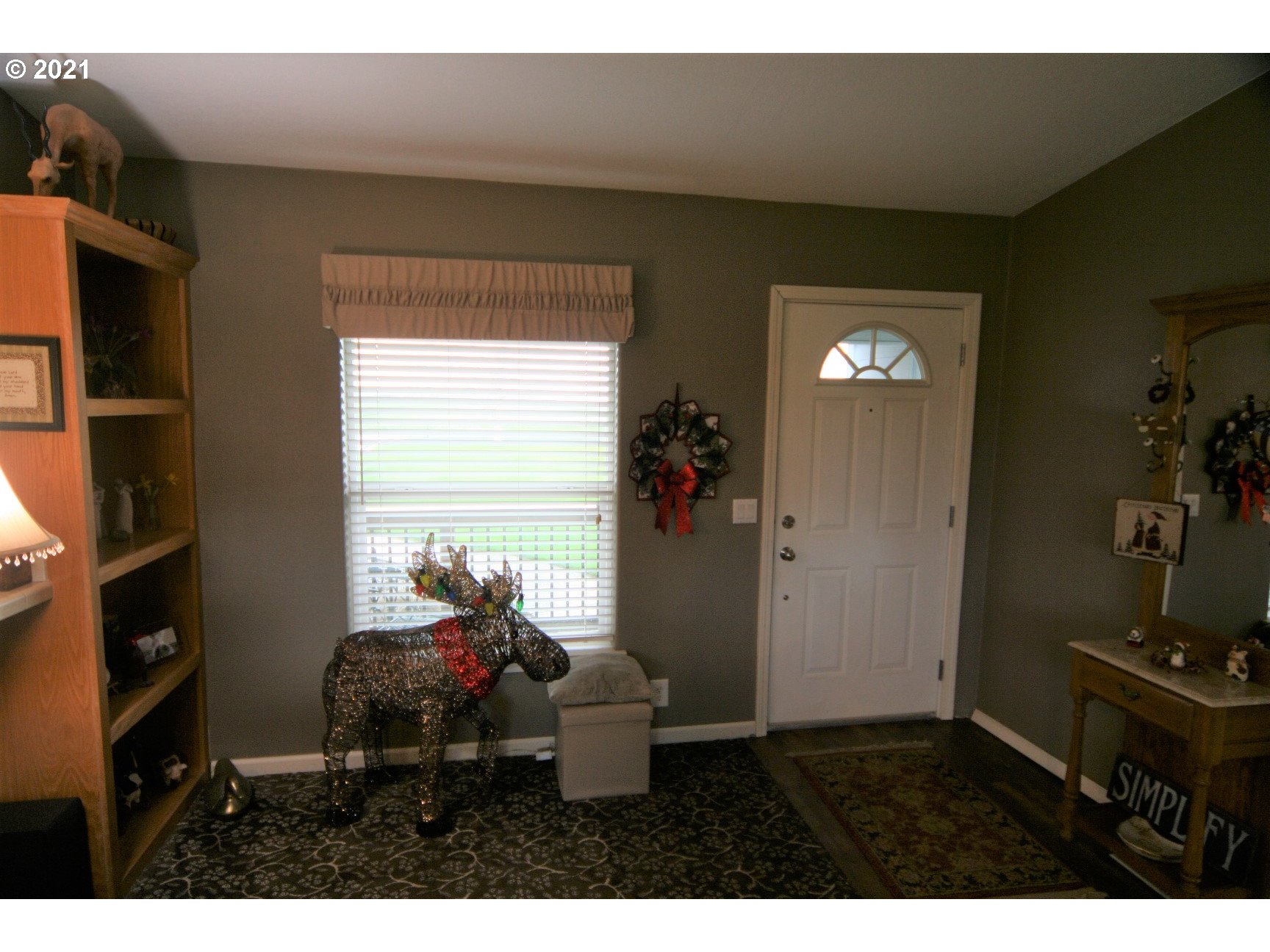 16775 Southeast Fairview Road Dayton, OR 97114 - Photo 2 of 24 a living room with furniture and a window