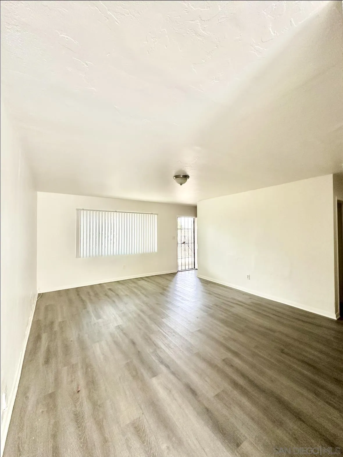 436 Grand Spring Valley, Unit B Spring Valley, CA 91977 - Photo 4 of 5