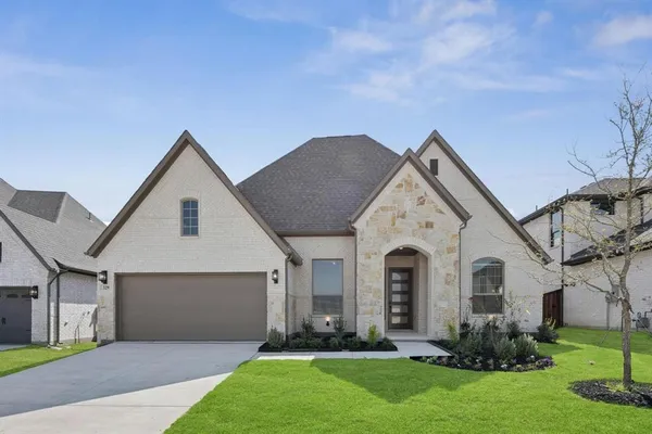 $650,000 | 100 Bristol Lane, Azle, TX 76020