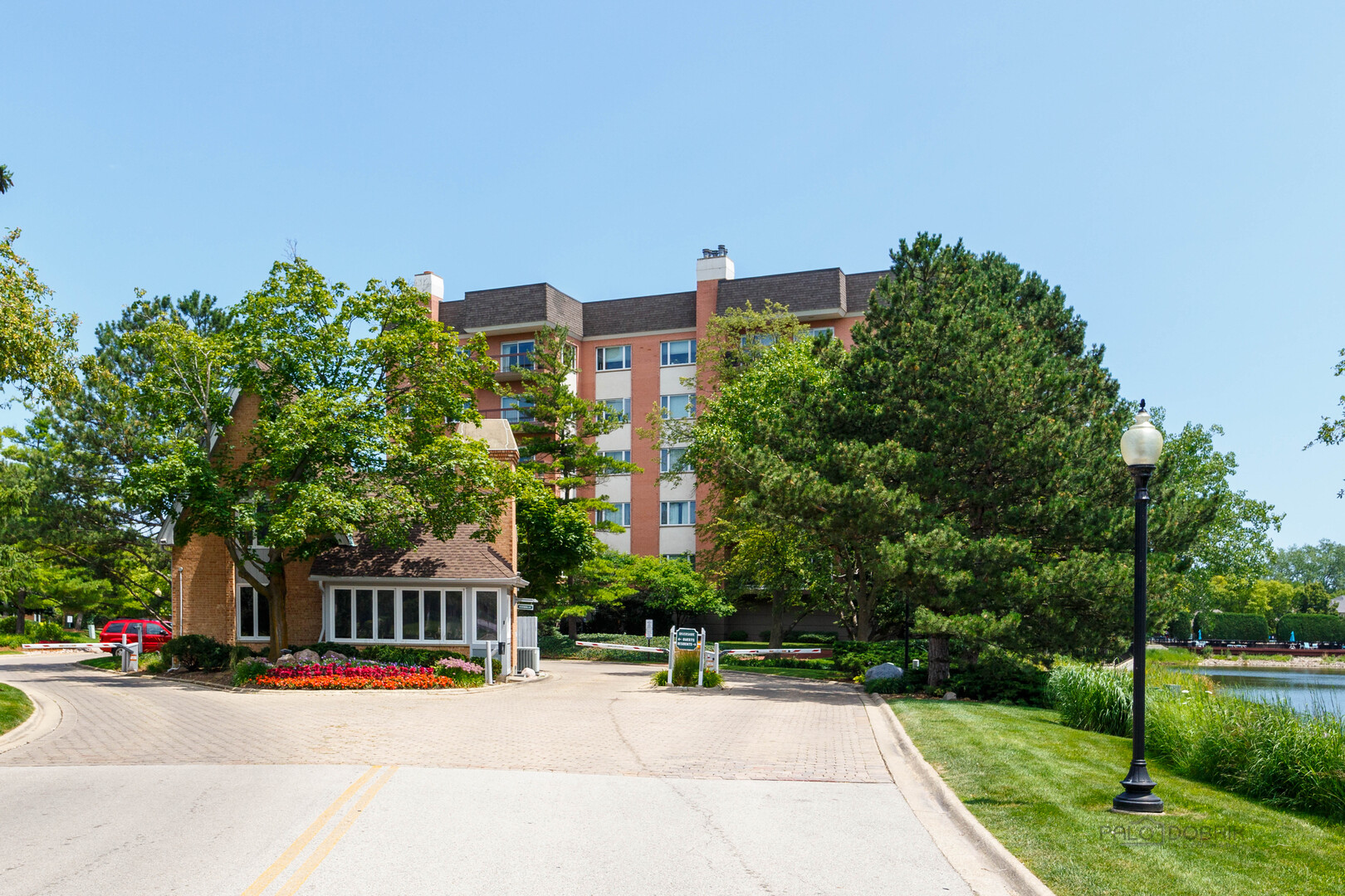 209 Rivershire Lane, Unit 203 Lincolnshire, IL 60069 - Photo 39 of 50 a view of a city with tall buildings