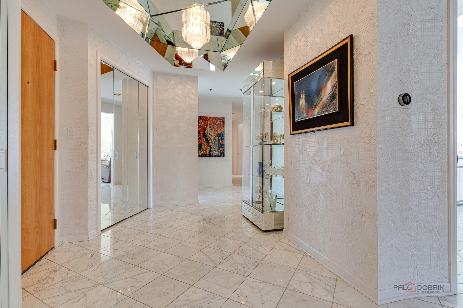 209 Rivershire Lane, Unit 203 Lincolnshire, IL 60069 - Photo 4 of 50