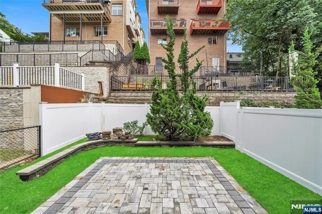 $7,500 | 530 Roff Avenue, Unit A, Palisades Park, NJ 07650