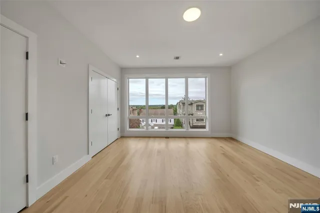 $7,500 | 530 Roff Avenue, Unit A, Palisades Park, NJ 07650