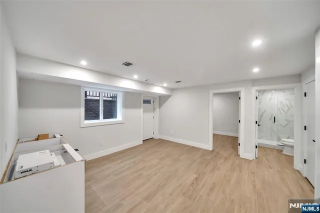 $7,500 | 530 Roff Avenue, Unit A, Palisades Park, NJ 07650