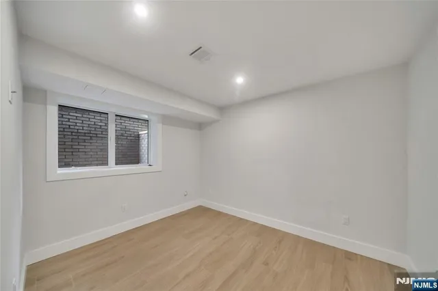 $7,500 | 530 Roff Avenue, Unit A, Palisades Park, NJ 07650