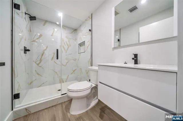 $7,500 | 530 Roff Avenue, Unit A, Palisades Park, NJ 07650