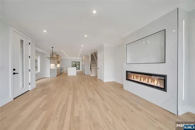 $7,500 | 530 Roff Avenue, Unit A, Palisades Park, NJ 07650