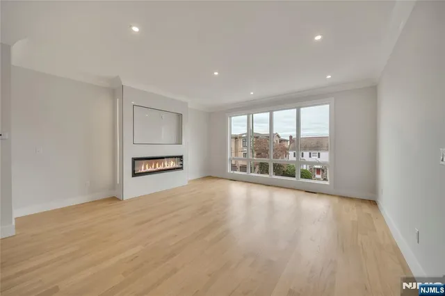 $7,500 | 530 Roff Avenue, Unit A, Palisades Park, NJ 07650