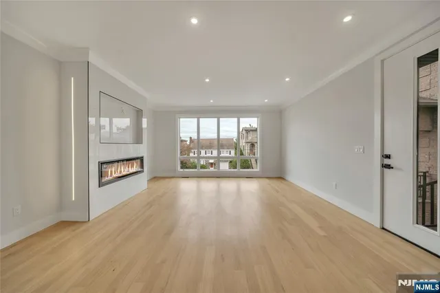 $7,500 | 530 Roff Avenue, Unit A, Palisades Park, NJ 07650