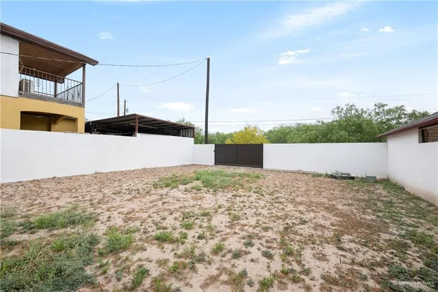 $1,000 | 603 North Houston Street, Rio Grande City, TX 78582