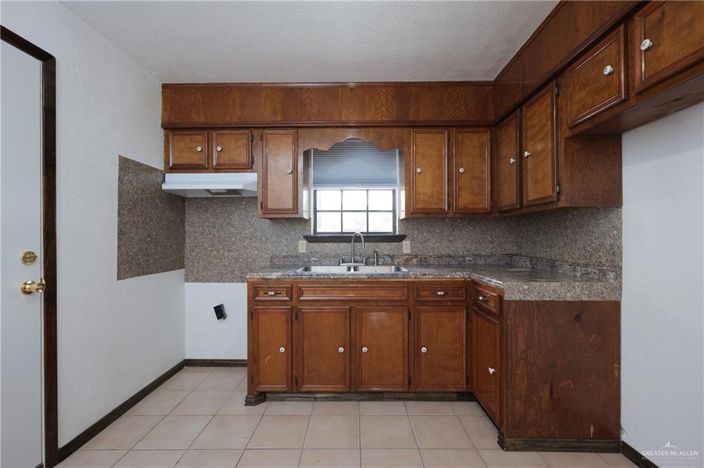 603 North Houston Street Rio Grande City, TX 78582 - Photo 5 of 13