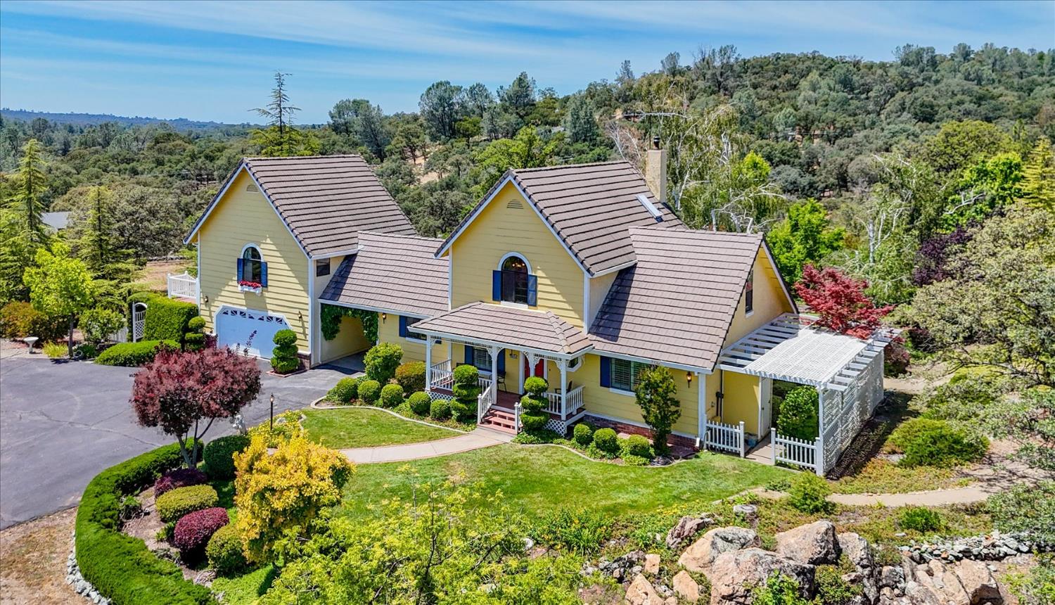 Welcome to 14470 Riva Ridge Circle!