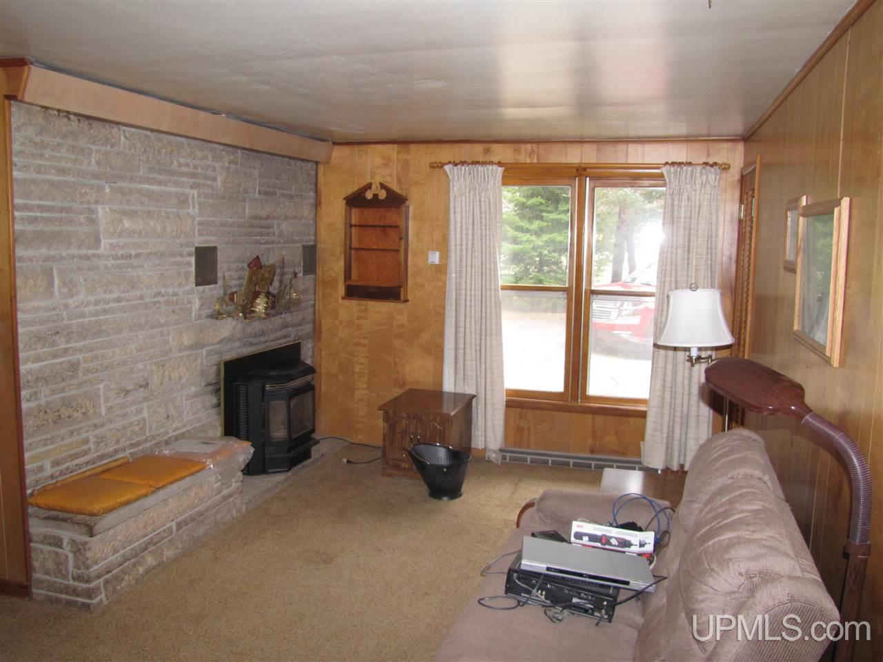 2155 H Road Bark River, MI 49807 - Photo 2 of 10
