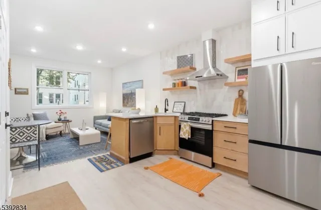 $2,200 | 111 Clarke Avenue, Unit 1, Jersey City, NJ 07304