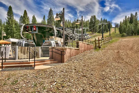 $450,000 | 2301 Overlook Place, Truckee, CA 96161