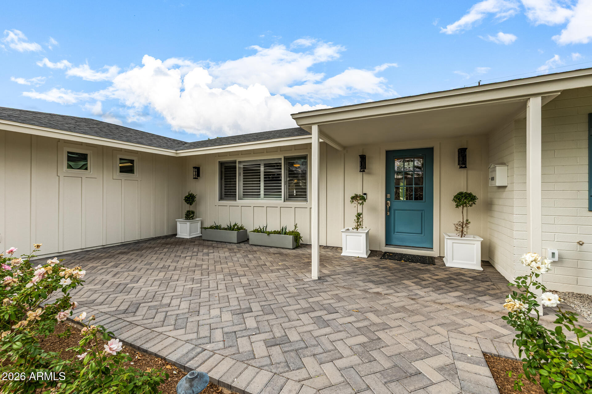 4010 East Coolidge Street Phoenix, AZ 85018 - Photo 18 of 82 a backyard of a house with seating space