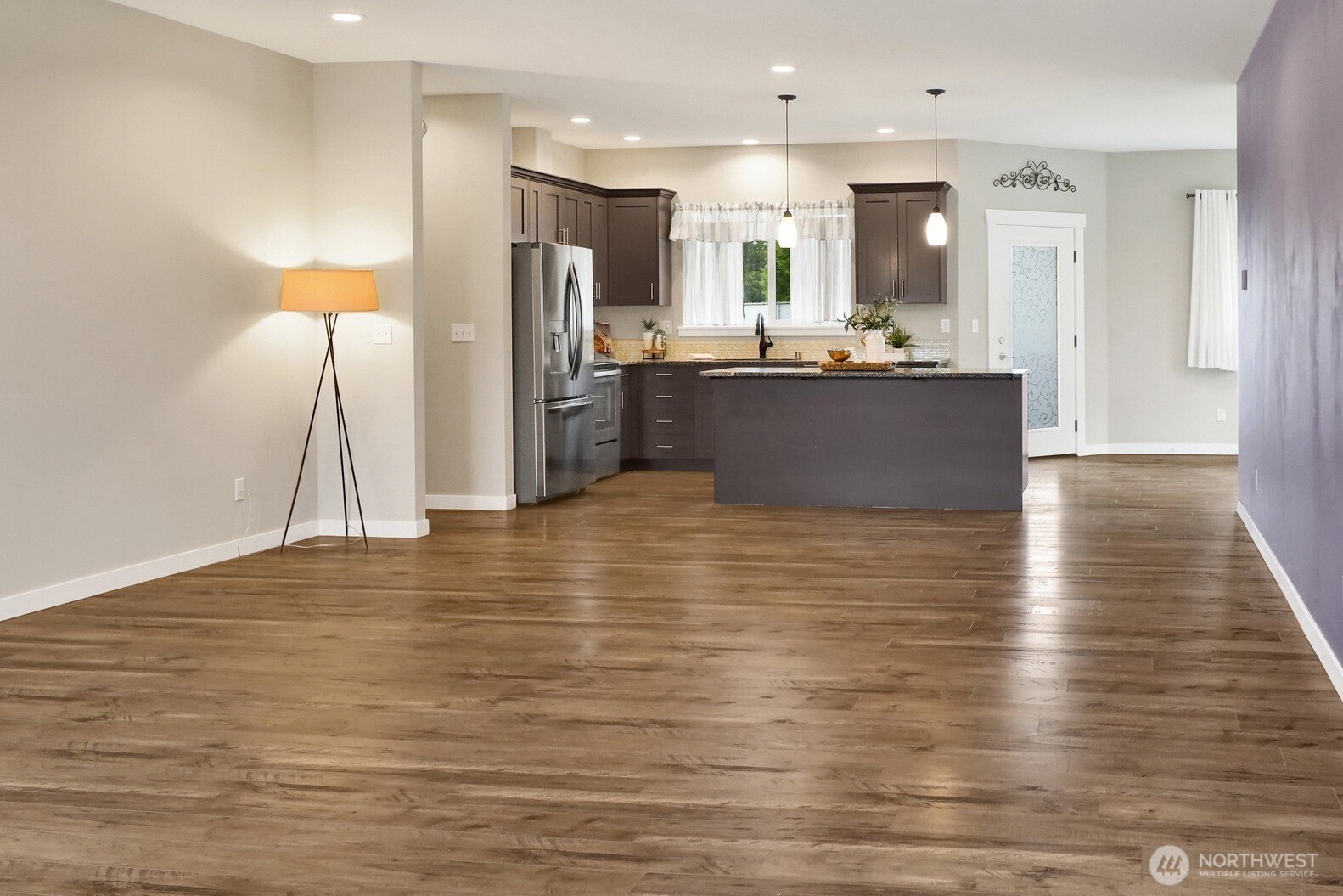 910 Mapleridge Drive Everson, WA 98247 - Photo 3 of 39