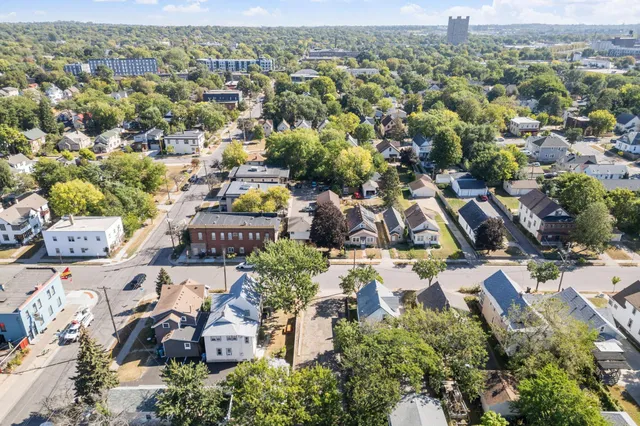 $175,000 | 2110 4th Street Northeast, Minneapolis, MN 55418