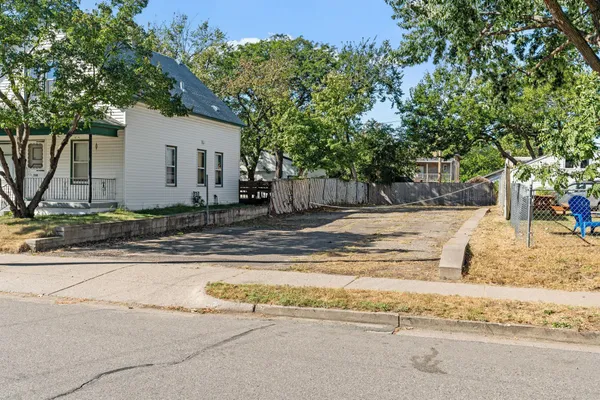 $175,000 | 2110 4th Street Northeast, Minneapolis, MN 55418