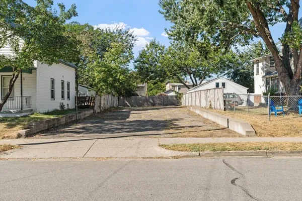 $175,000 | 2110 4th Street Northeast, Minneapolis, MN 55418