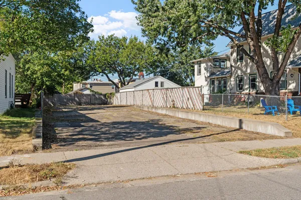 $175,000 | 2110 4th Street Northeast, Minneapolis, MN 55418