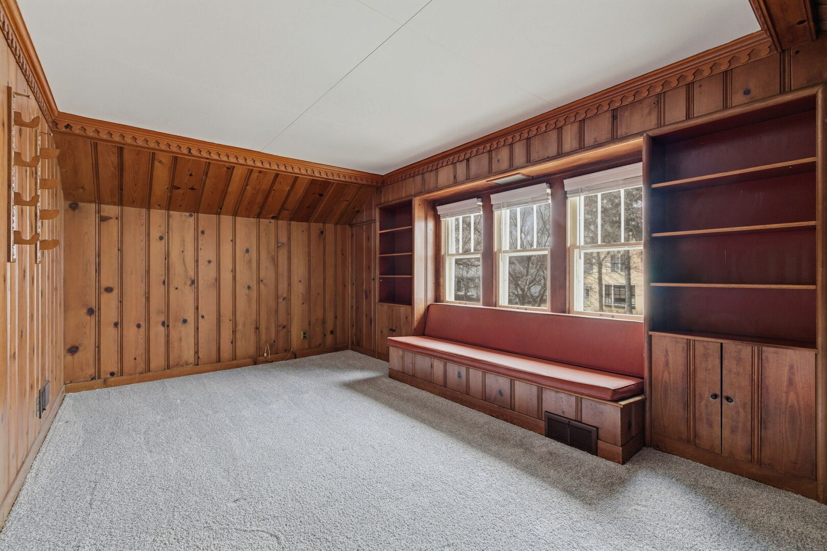 111 Oak Street Frankfort, IL 60423 - Photo 22 of 36 a view of a room with furniture and staircase