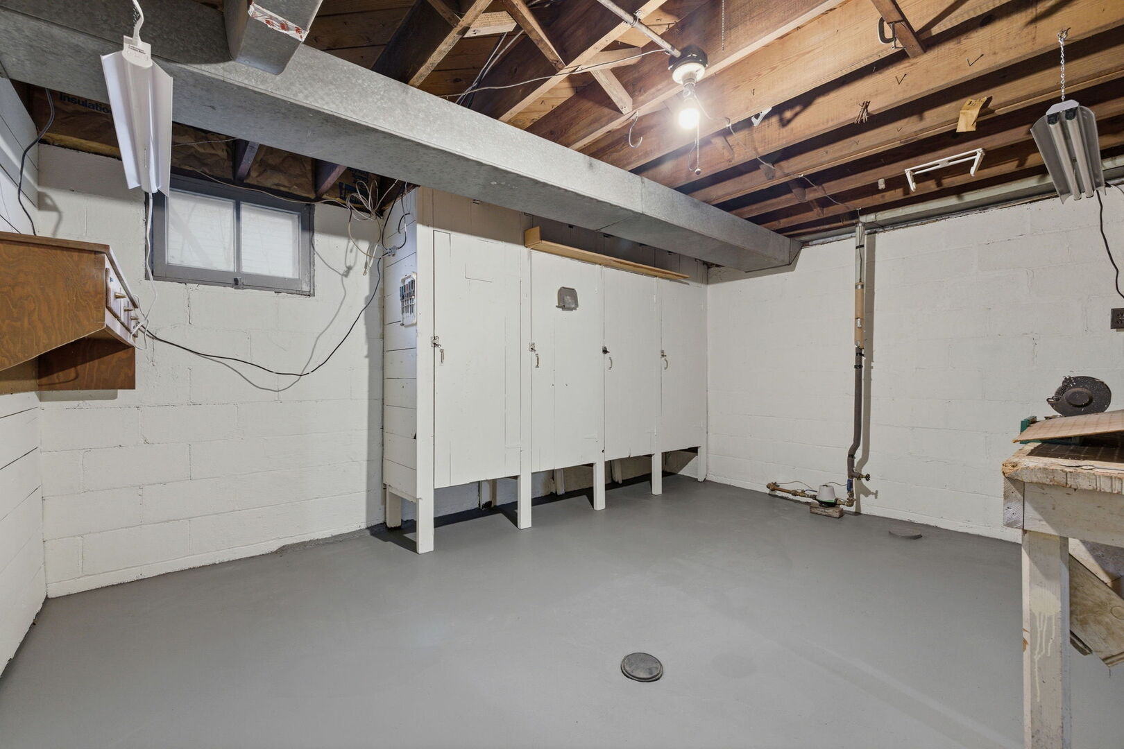 111 Oak Street Frankfort, IL 60423 - Photo 25 of 36 a view of a room with wooden walls