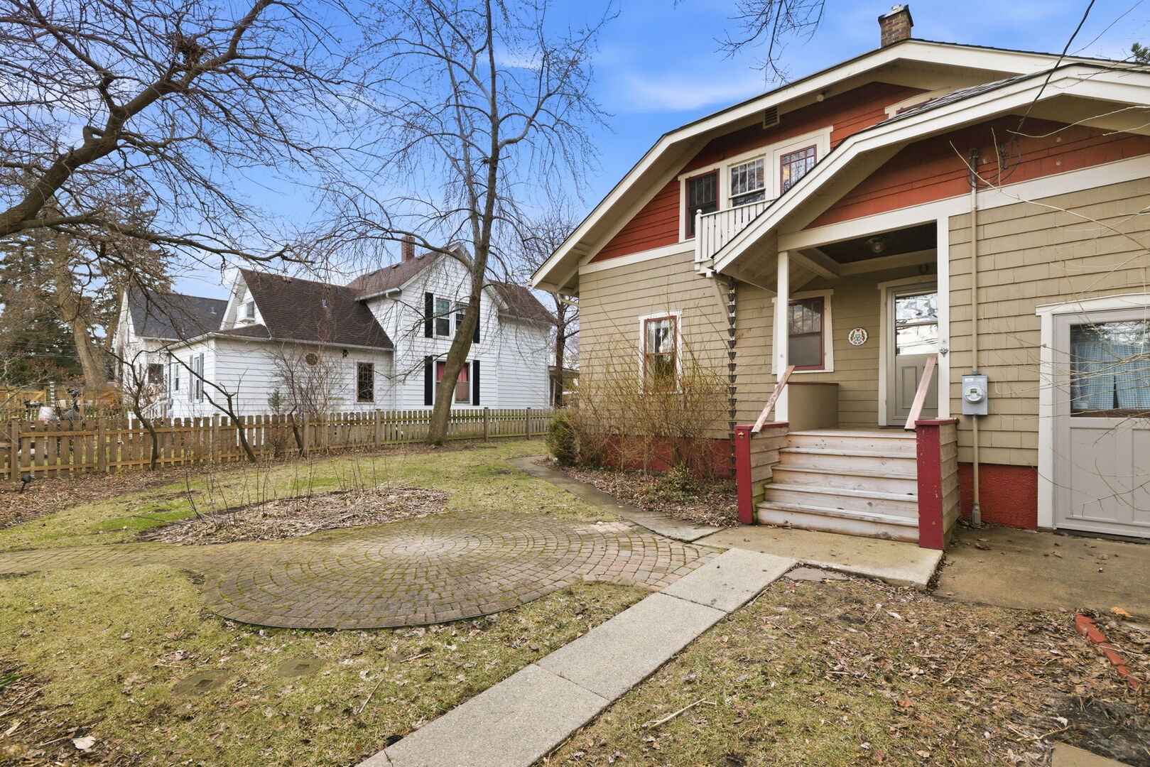 111 Oak Street Frankfort, IL 60423 - Photo 31 of 36 a front view of a house with a yard