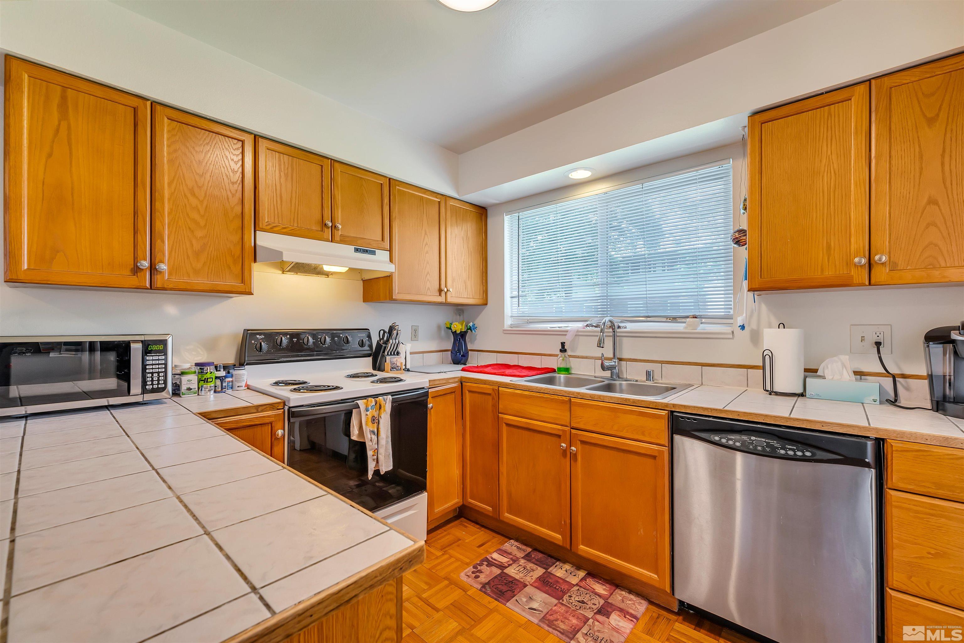 241 Smithridge Park Reno, NV 89502 - Photo 10 of 24 Photo 10