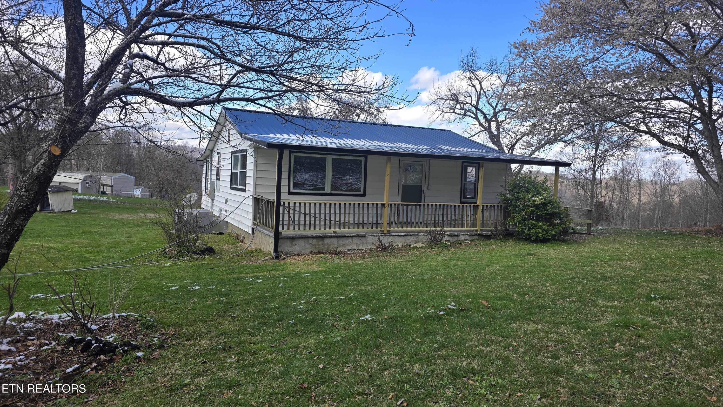320 Epperson Circle Tazewell, TN 37879 - Photo 1 of 14 Front