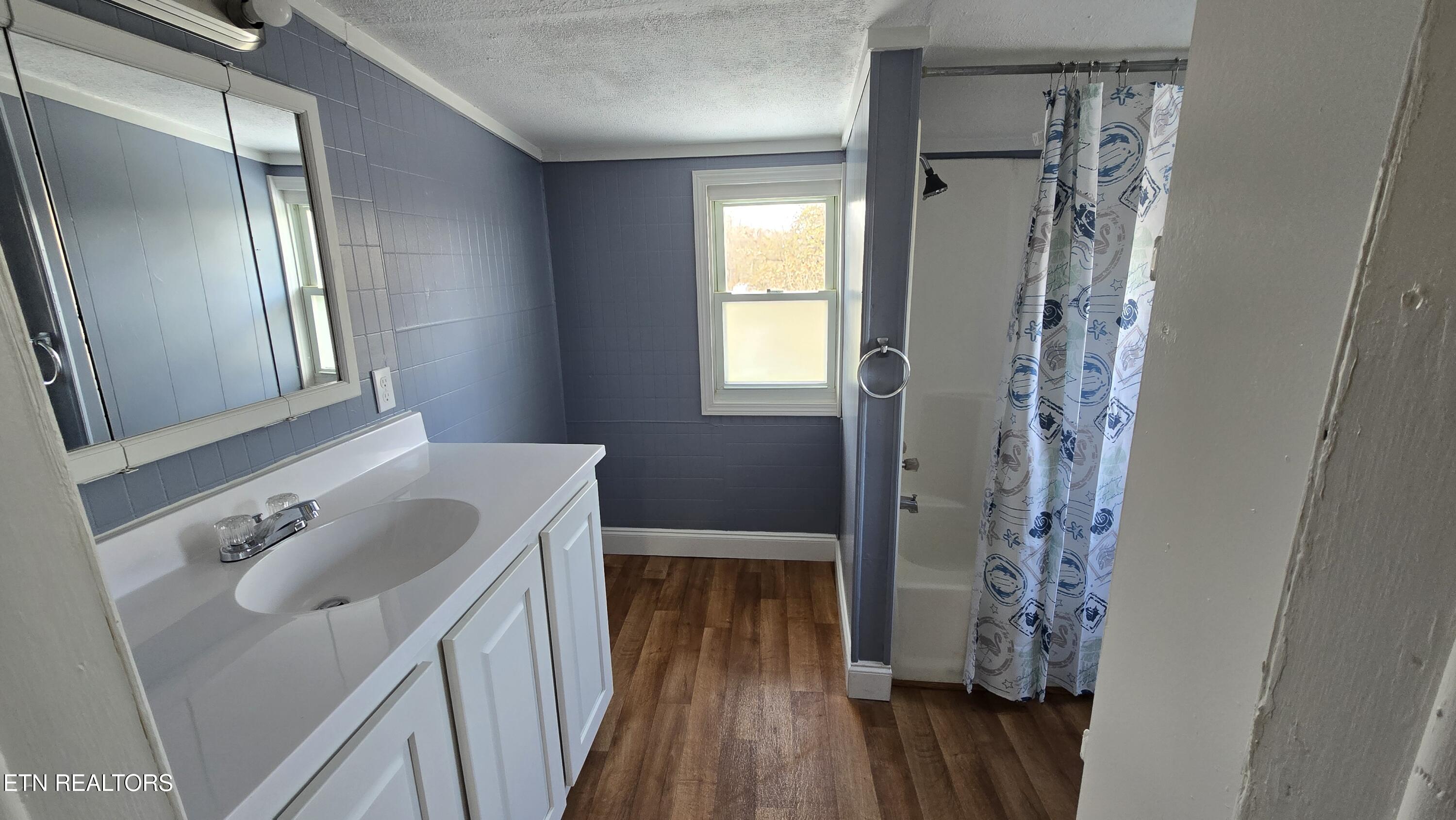 320 Epperson Circle Tazewell, TN 37879 - Photo 12 of 14 BATH