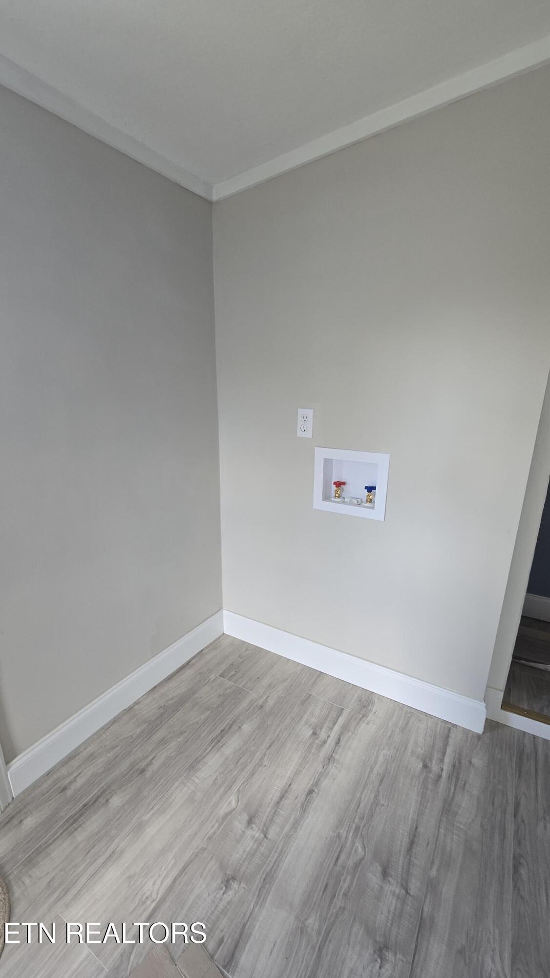 320 Epperson Circle Tazewell, TN 37879 - Photo 14 of 14 Washer & Dryer