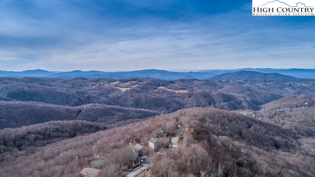 204 Pinnacle Ridge Road Beech Mountain, NC 28604 - Photo 41 of 50 a view of an outdoor space