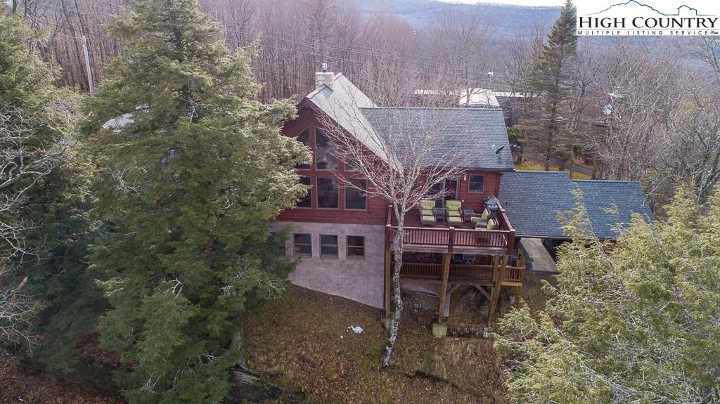 204 Pinnacle Ridge Road Beech Mountain, NC 28604 - Photo 43 of 50 an aerial view of a house