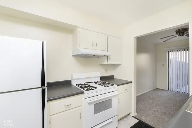 $1,350 | 114 Greenwood Trail N Drive, Greenwood, IN 46142