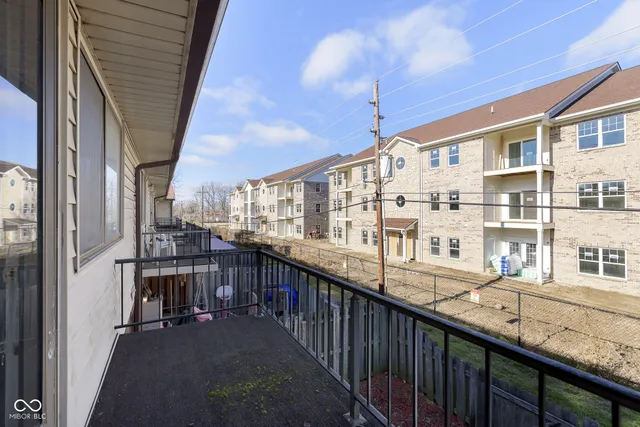 $1,350 | 114 Greenwood Trail N Drive, Greenwood, IN 46142