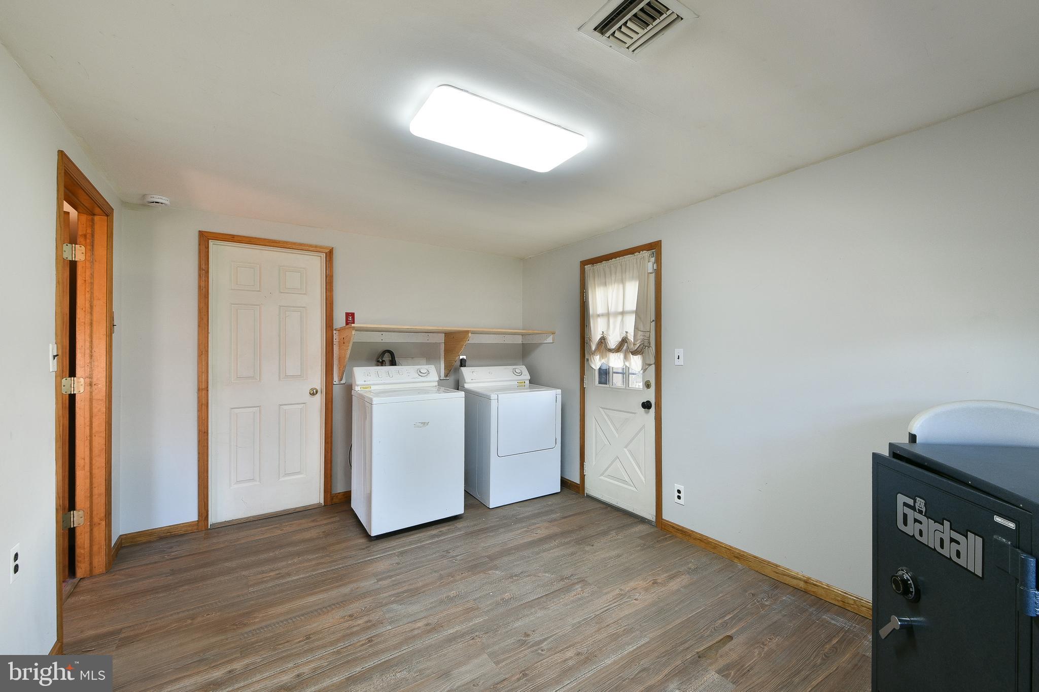 14 Cleft Rock Road Levittown, PA 19057 - Photo 18 of 43 Gallery Image 18