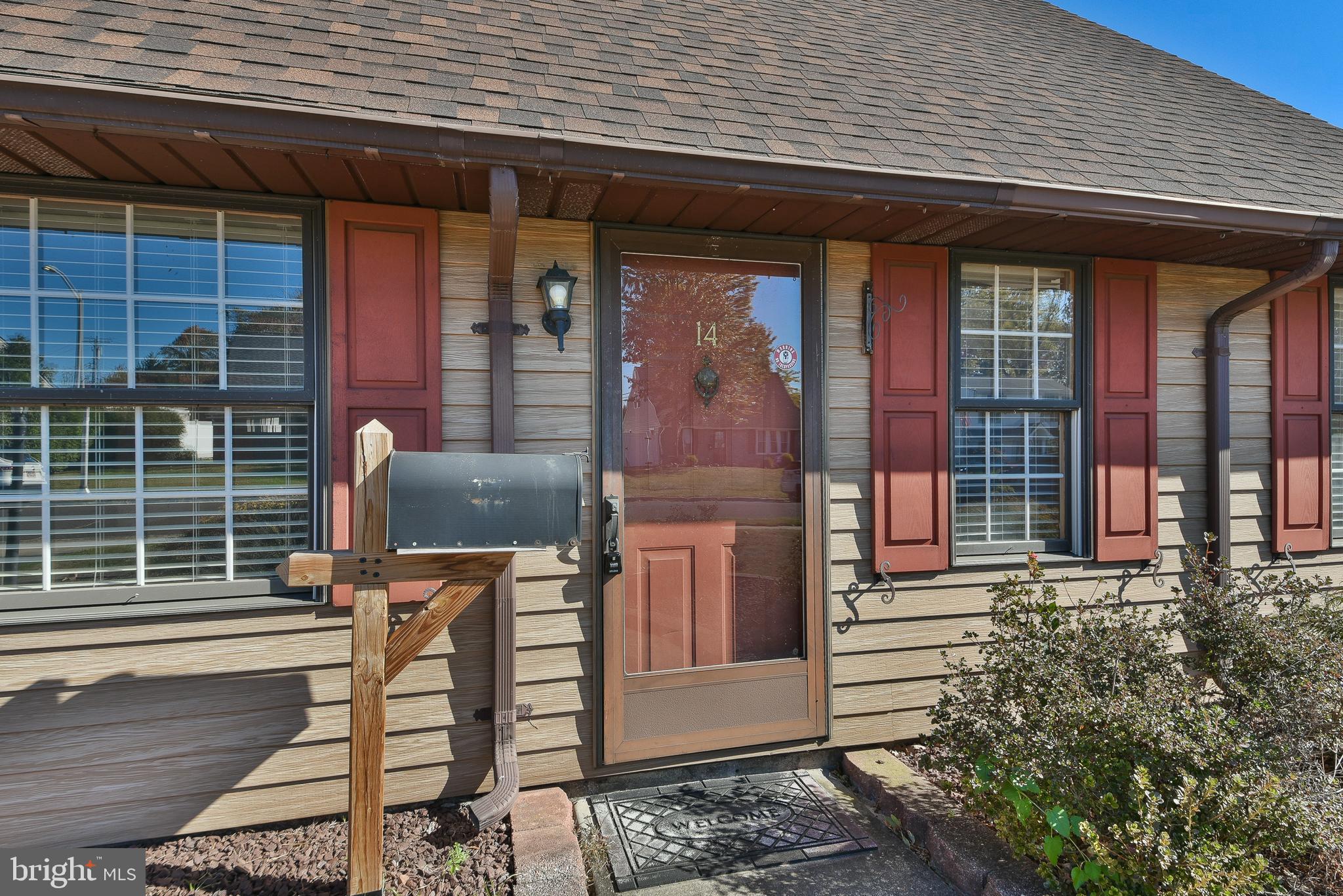 14 Cleft Rock Road Levittown, PA 19057 - Photo 4 of 43 Gallery Image 4