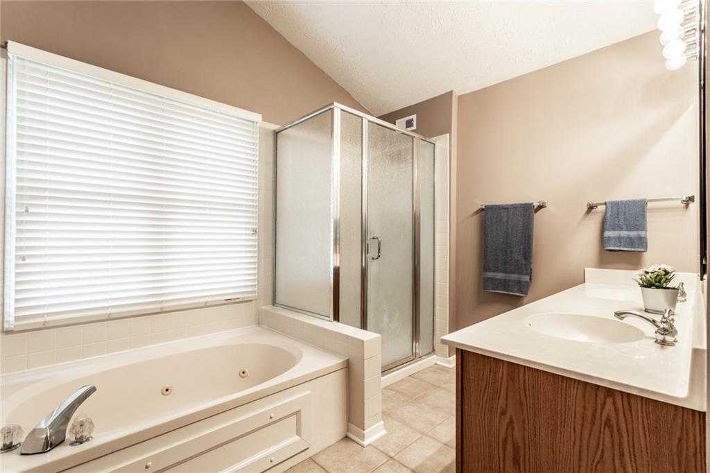 10864 Thistle Ridge Fishers, IN 46038 - Photo 27 of 38 Gallery Image 27