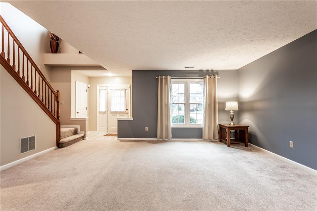 10864 Thistle Ridge Fishers, IN 46038 - Photo 4 of 38 Gallery Image 4