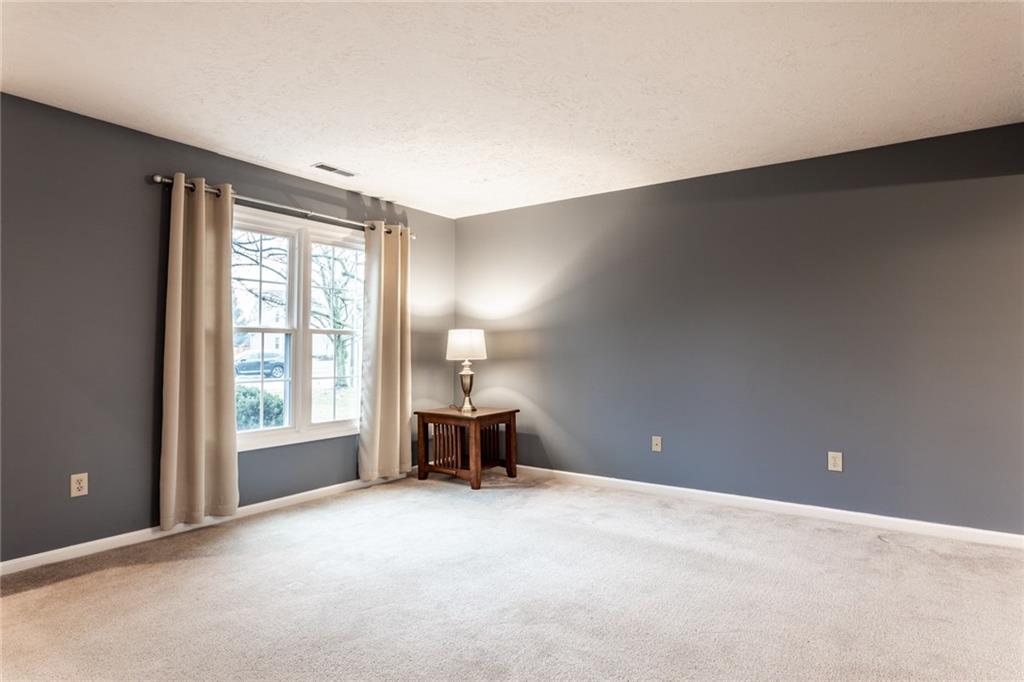 10864 Thistle Ridge Fishers, IN 46038 - Photo 5 of 38 Gallery Image 5