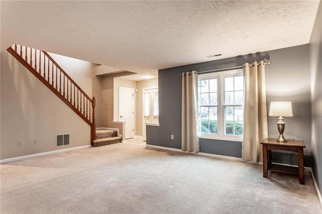 10864 Thistle Ridge Fishers, IN 46038 - Photo 6 of 38 Gallery Image 6
