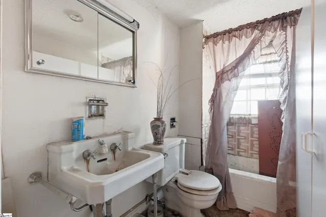 $310,000 | 227 Falling Creek Road, Spartanburg, SC 29301