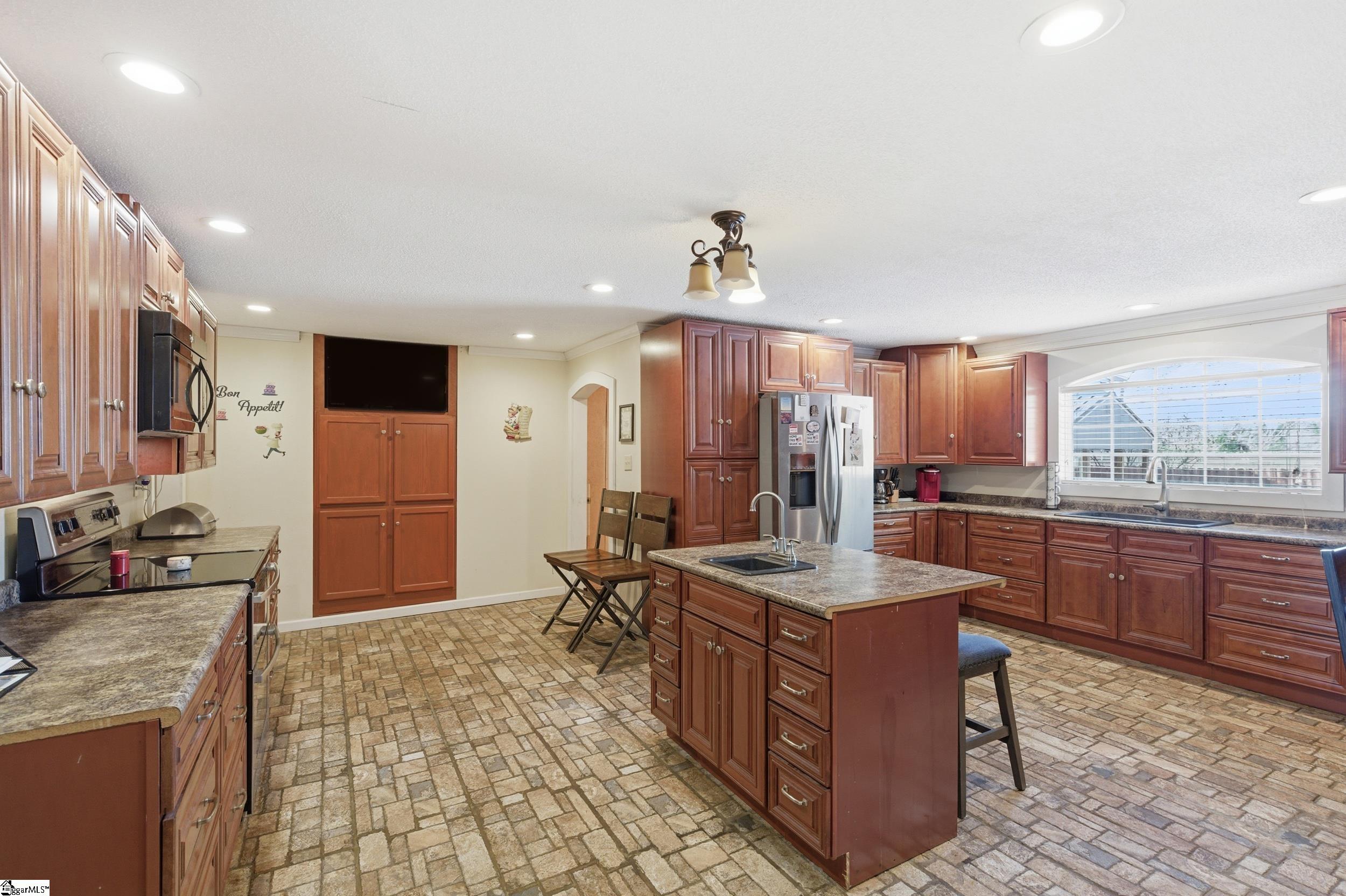 227 Falling Creek Road Spartanburg, SC 29301 - Photo 6 of 35