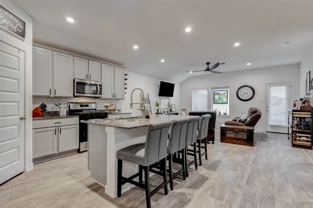 $2,400 | 31642 Brandon Ml Trail, Fulshear, TX 77441