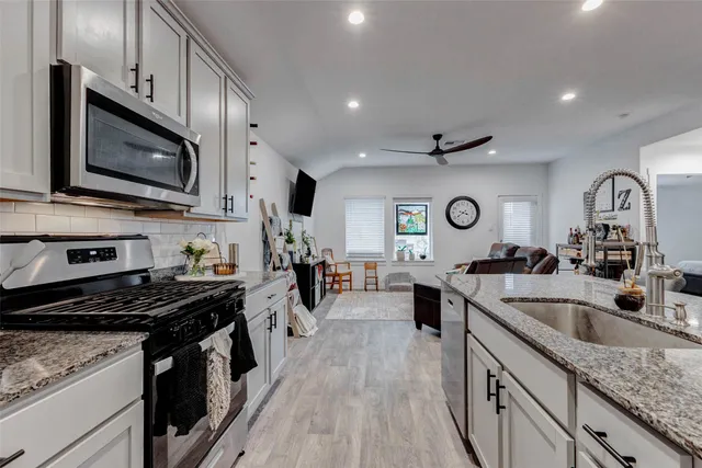 $2,400 | 31642 Brandon Ml Trail, Fulshear, TX 77441