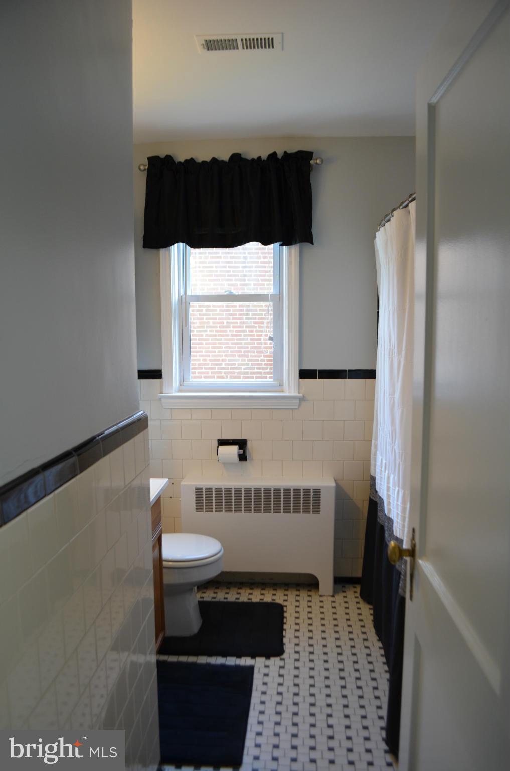 313 Gralan Road Catonsville, MD 21228 - Photo 20 of 30 Main Level Full Bathroom