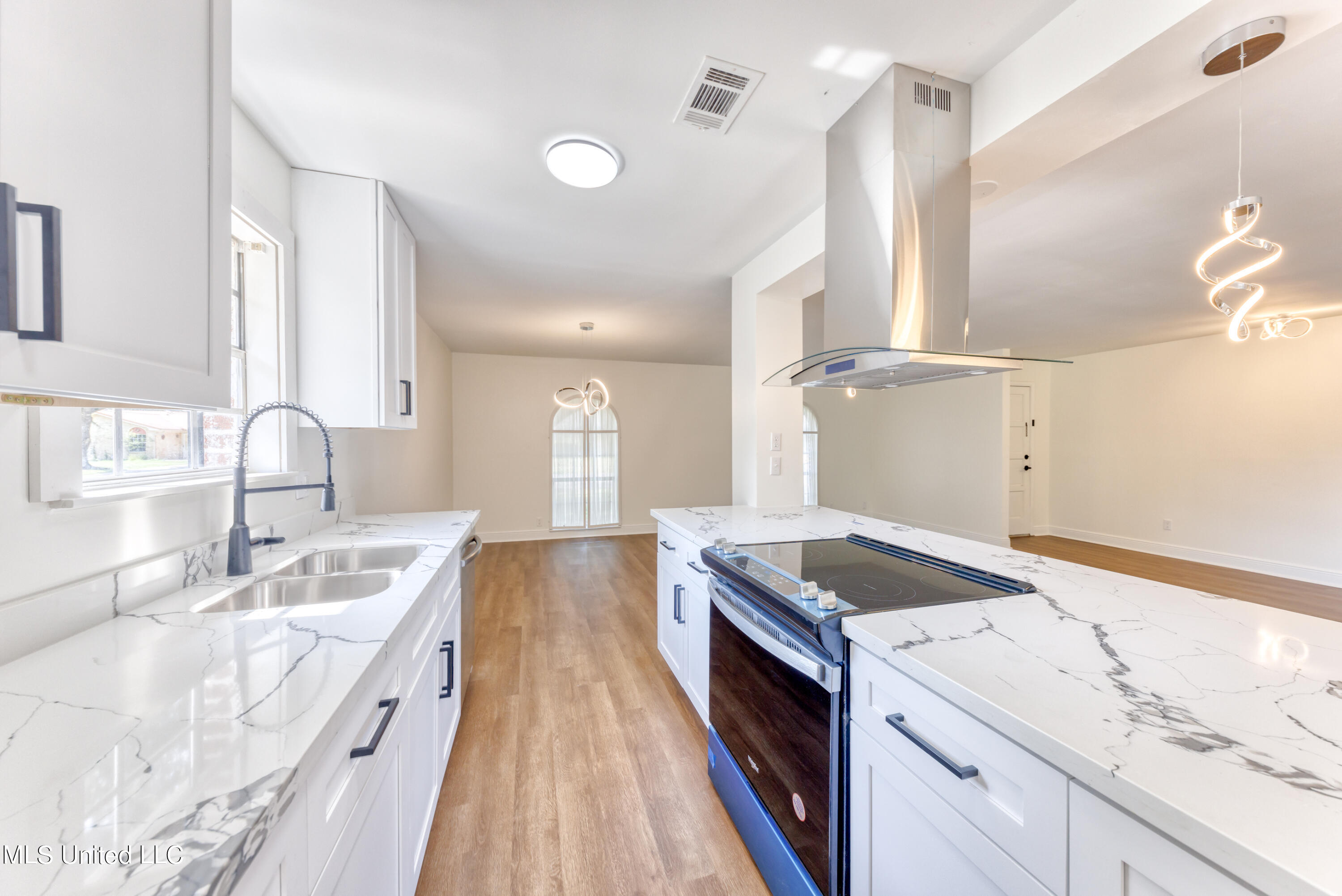 3233 Nottingham Road Ocean Springs, MS 39564 - Photo 17 of 29 3233NottinghamRd-18